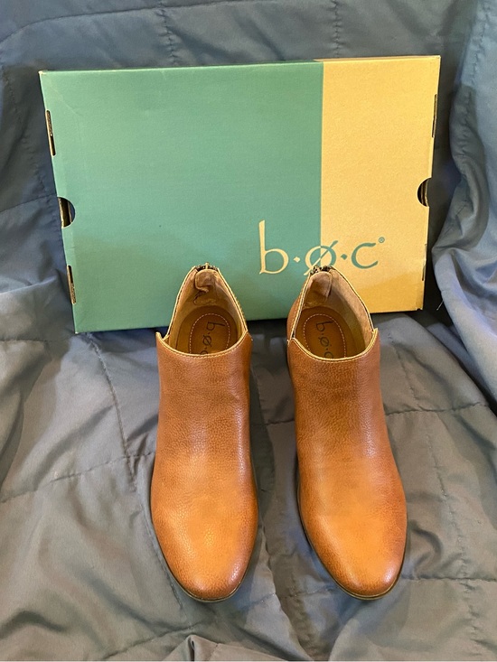 b.o.c. Shoes - b.o.c. Women's Tan Leather Ankle Booties